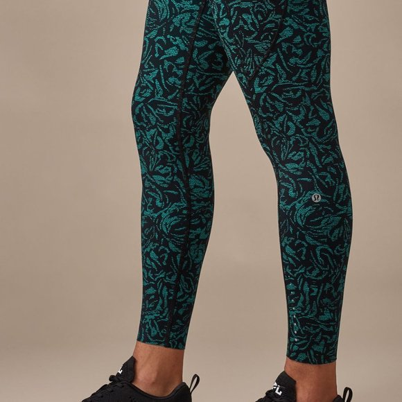 LULULEMON green fast and free 7/8 tight - Picture 4 of 12